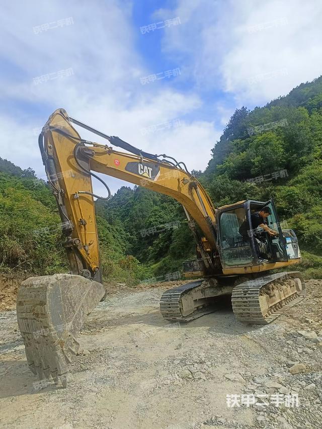 卡特彼勒CAT®318D2 L 小型液压挖掘机