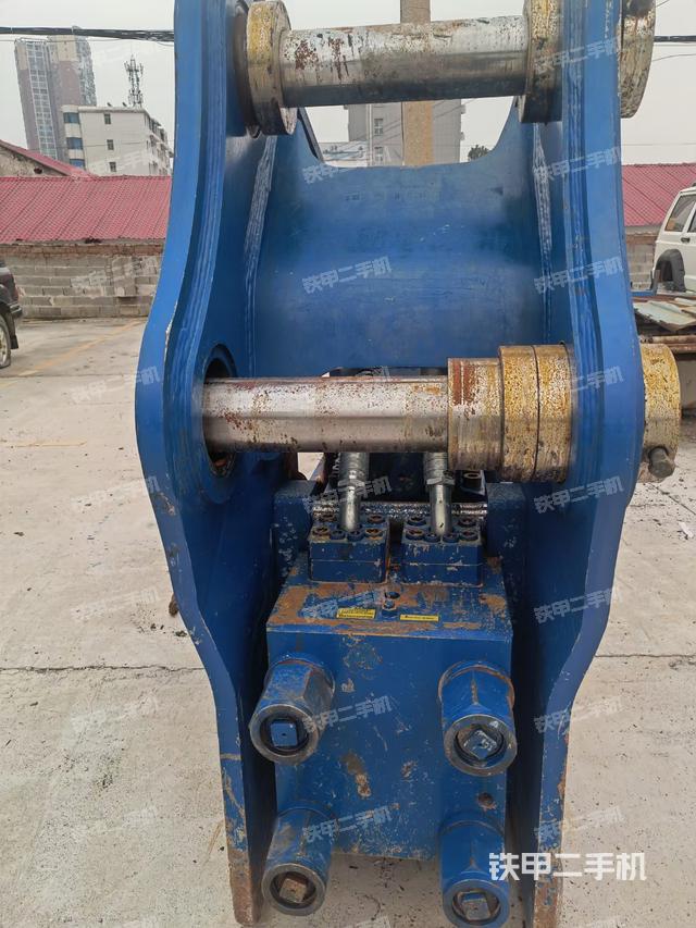 整机左侧（设备外观及核心部件）