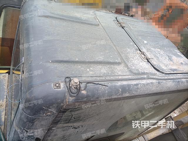 驾驶室顶部（整机外观）