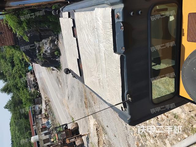 驾驶室顶部（整机外观）