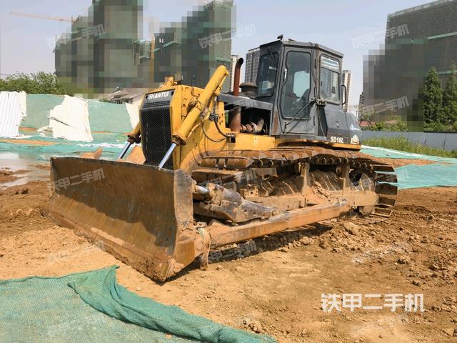 山推SD16L湿地型推土机