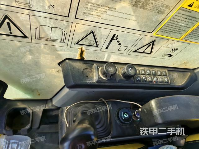 座椅后部（驾驶室部分）