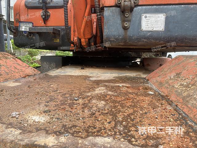 单侧履带整体（整机外观）