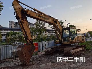 岳阳小松PC220LC-7挖掘机实拍图片