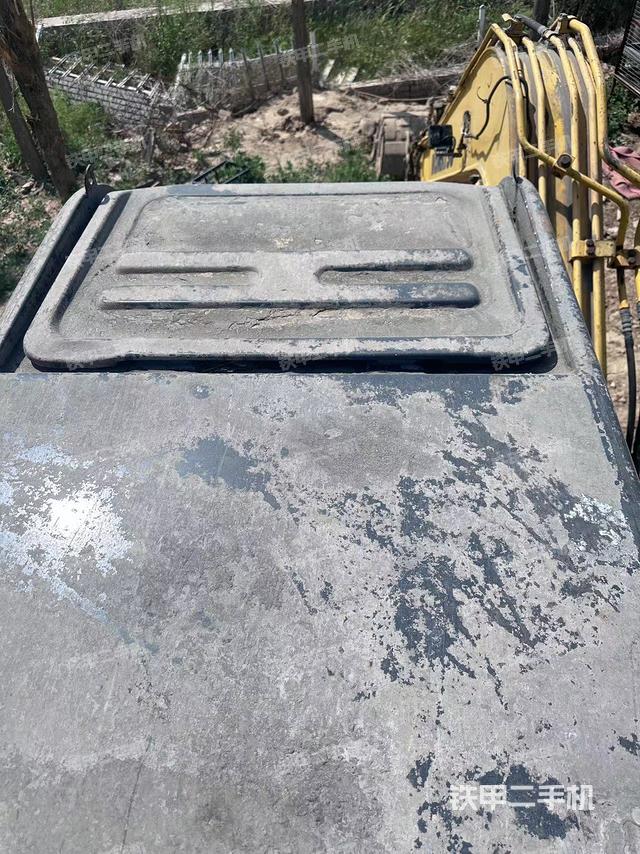 驾驶室顶部（整机外观）