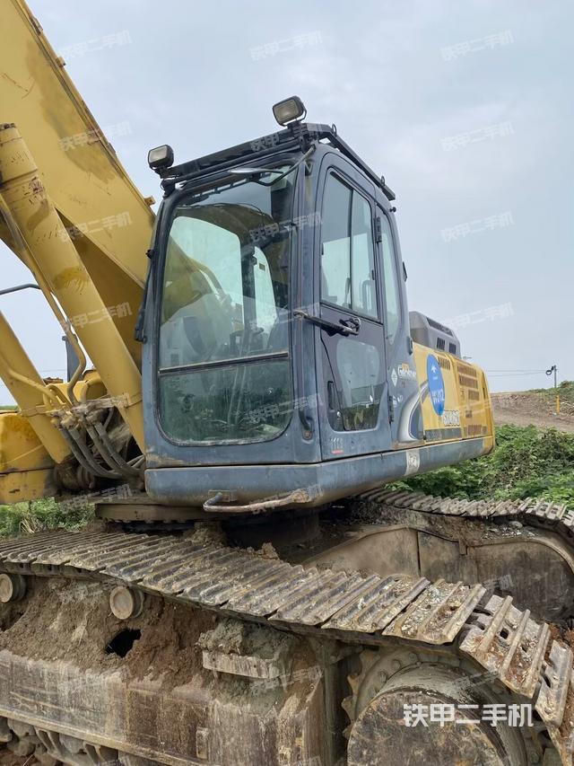 驾驶室顶部（整机外观）