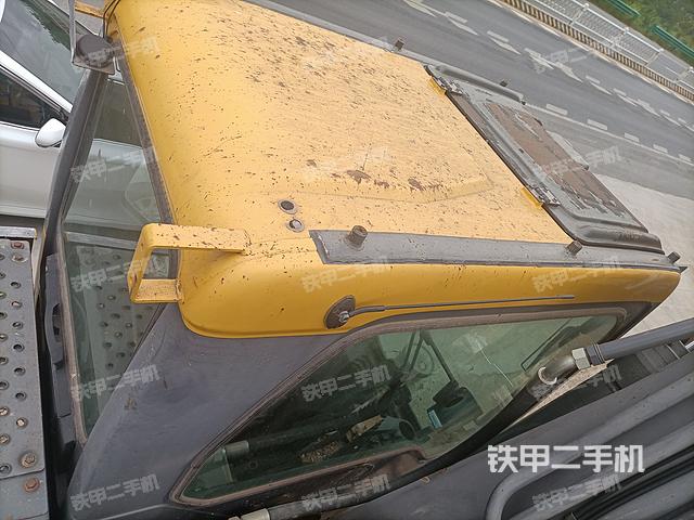 驾驶室顶部（整机外观）