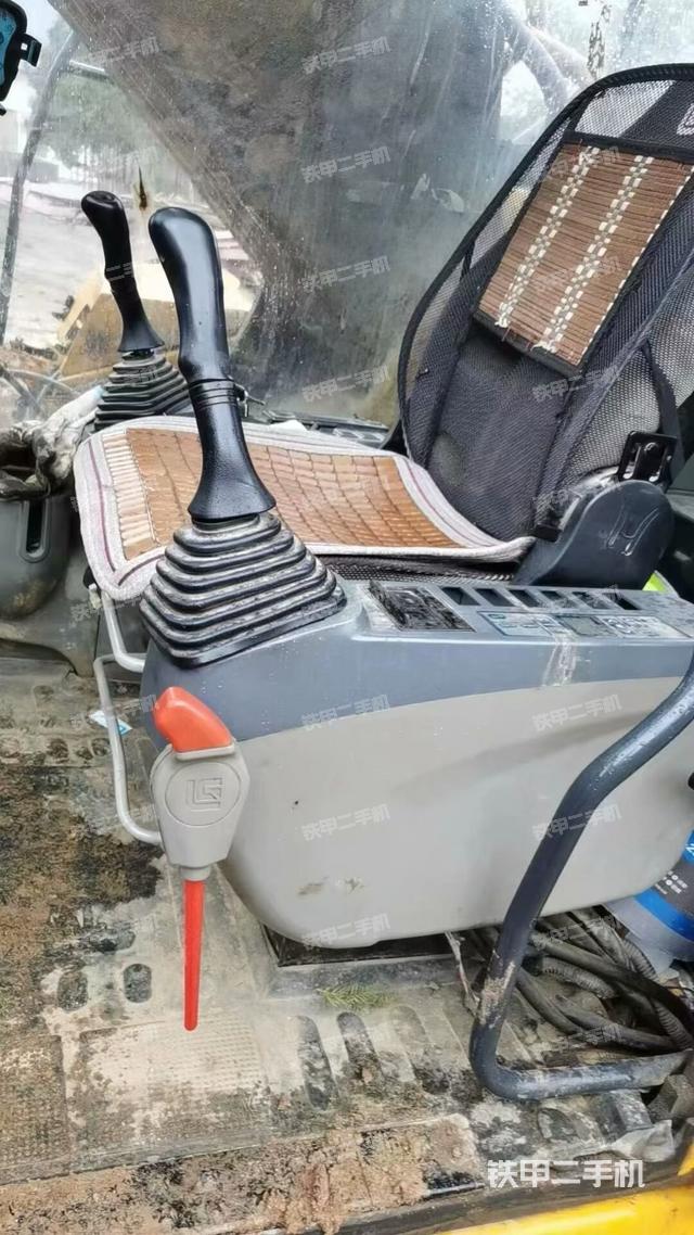 驾驶室整体（整机外观）