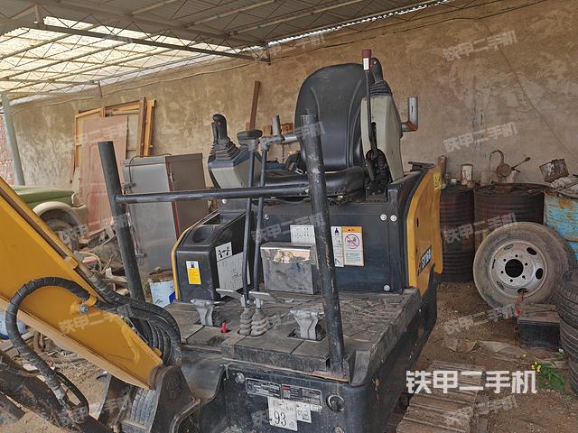 驾驶室整体（整机外观）