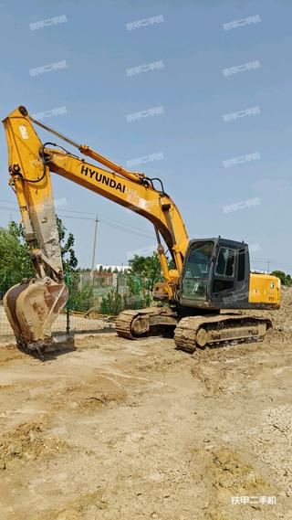 扬州现代R215-7挖掘机实拍图片