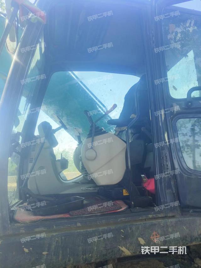 驾驶室整体（整机外观）