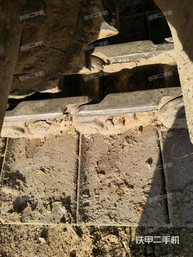 右驱动轮（行走机构）