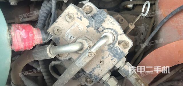 回转马达和主控阀（整机外观）