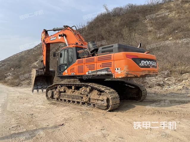 斗山DX520LC-9C挖掘机