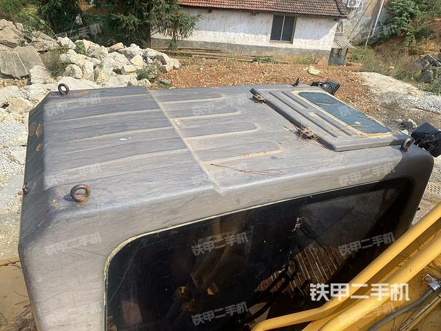 驾驶室顶部（整机外观）