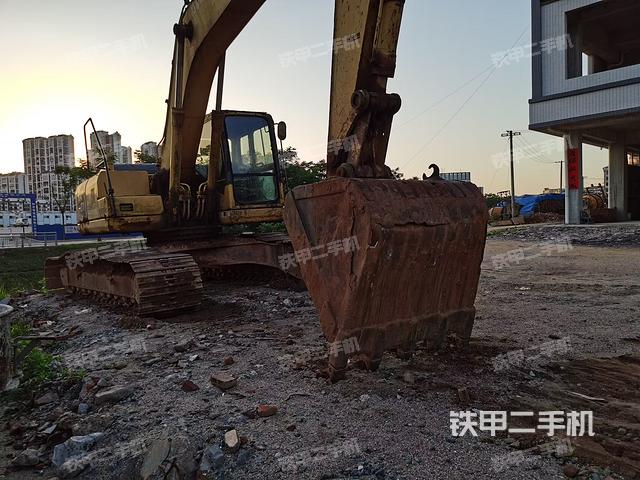 驾驶室整体（整机外观）