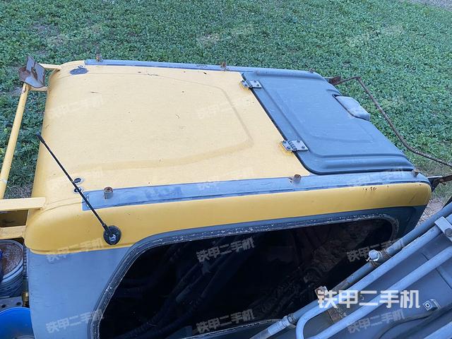 驾驶室顶部（整机外观）