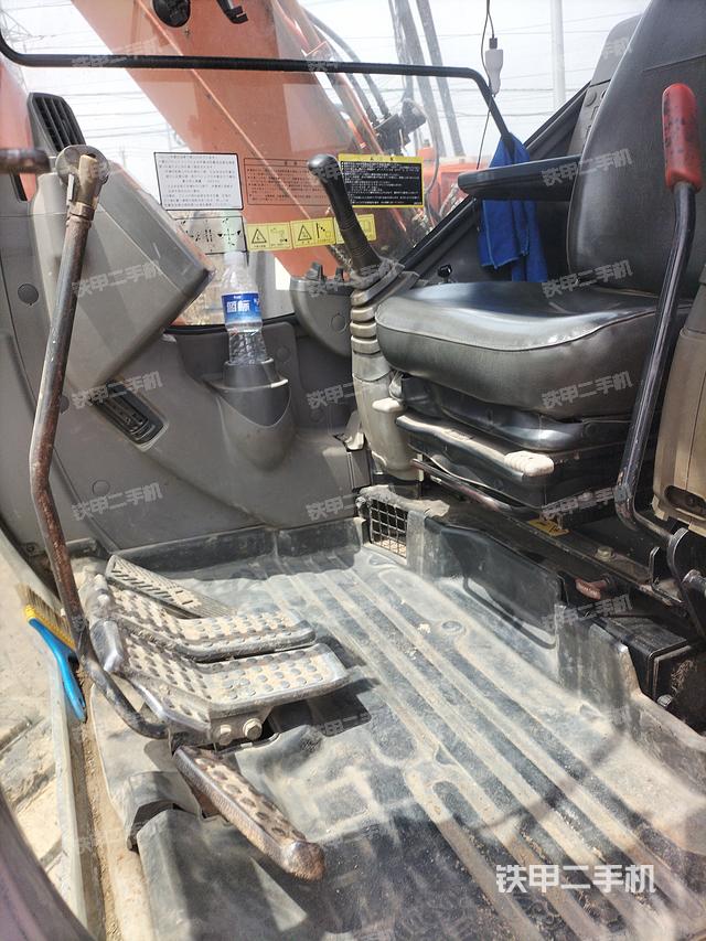 驾驶室整体（整机外观）