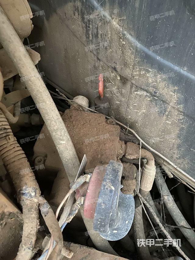 回转马达和主控阀（整机外观）