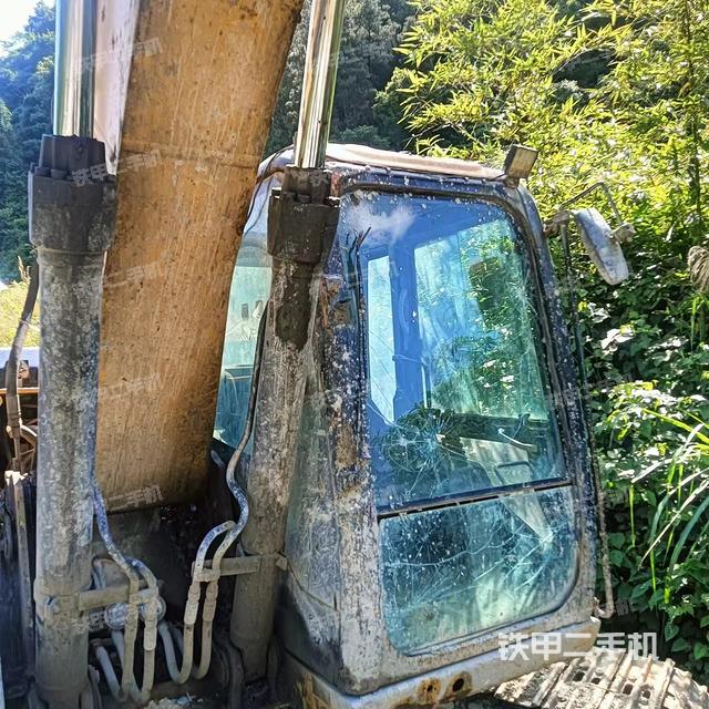 驾驶室整体（整机外观）