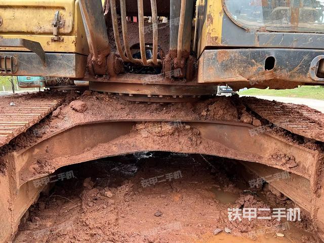 回转马达和主控阀（整机外观）