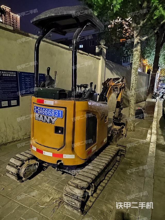 驾驶室顶部（整机外观）