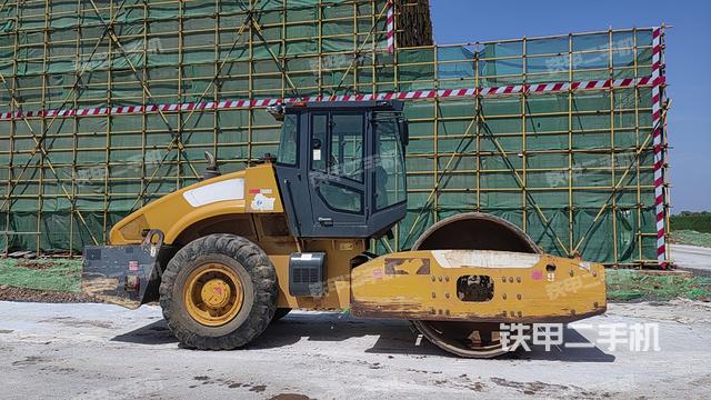 整机左侧（设备外观及核心部件）