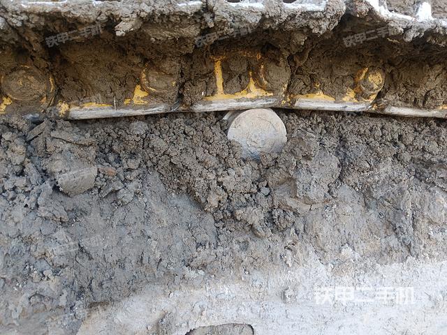 单侧履带整体（整机外观）