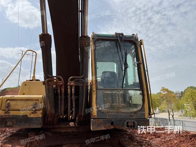 驾驶室整体（整机外观）