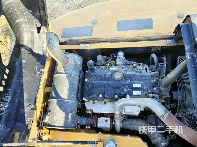 发动机室（上车部件）