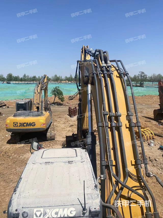 驾驶室顶部（整机外观）