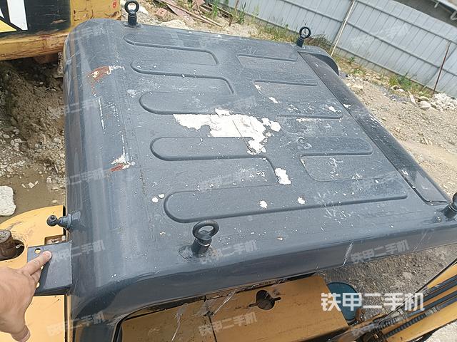 驾驶室顶部（整机外观）