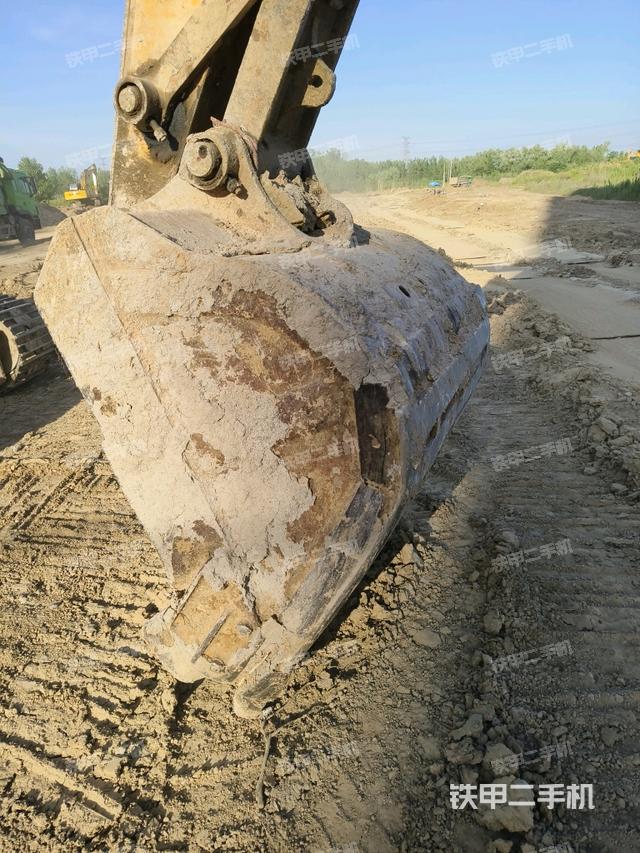 大臂整体 右侧（工作和回转装置）