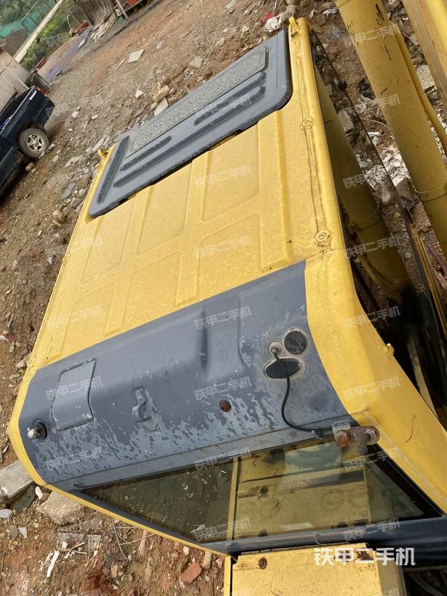 驾驶室顶部（整机外观）