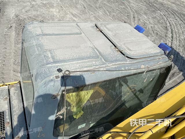 驾驶室顶部（整机外观）