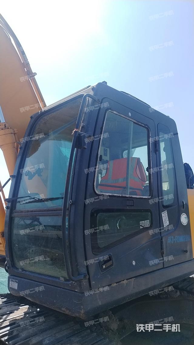 驾驶室整体（整机外观）