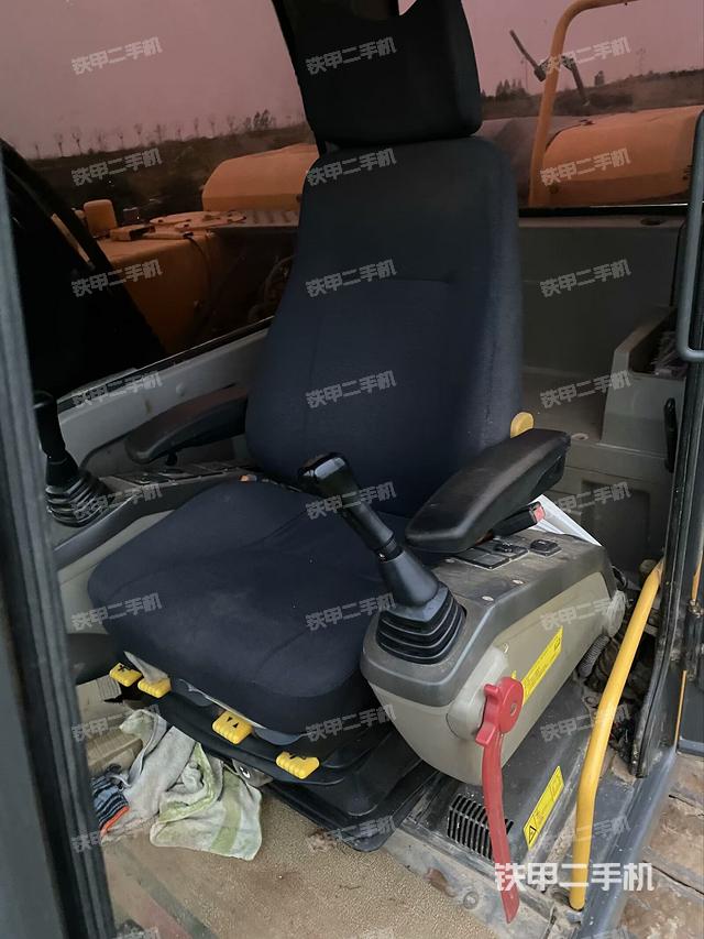 驾驶室整体（整机外观）