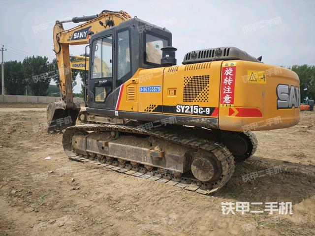 三一重工SY215C挖掘机的设备实拍-第1张实拍照片