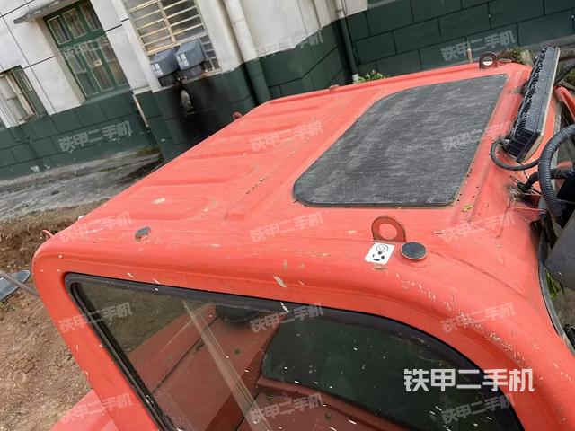 驾驶室顶部（整机外观）