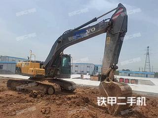 芜湖沃尔沃EC200 D挖掘机实拍图片
