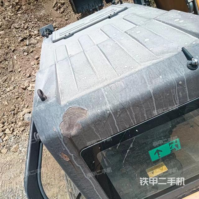 驾驶室顶部（整机外观）