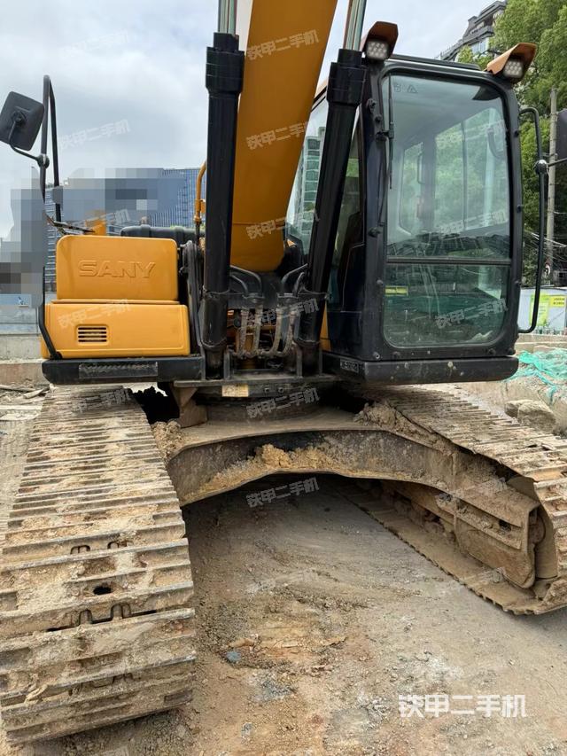 单侧履带整体（整机外观）