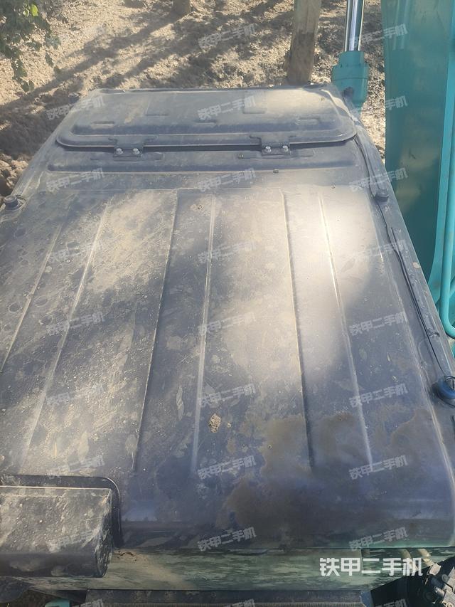 驾驶室顶部（整机外观）