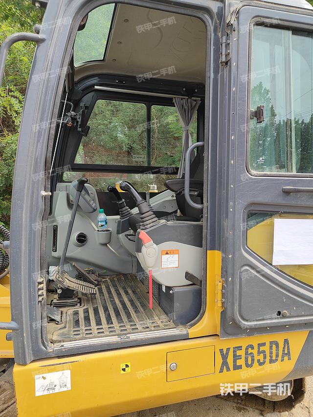 驾驶室整体（整机外观）