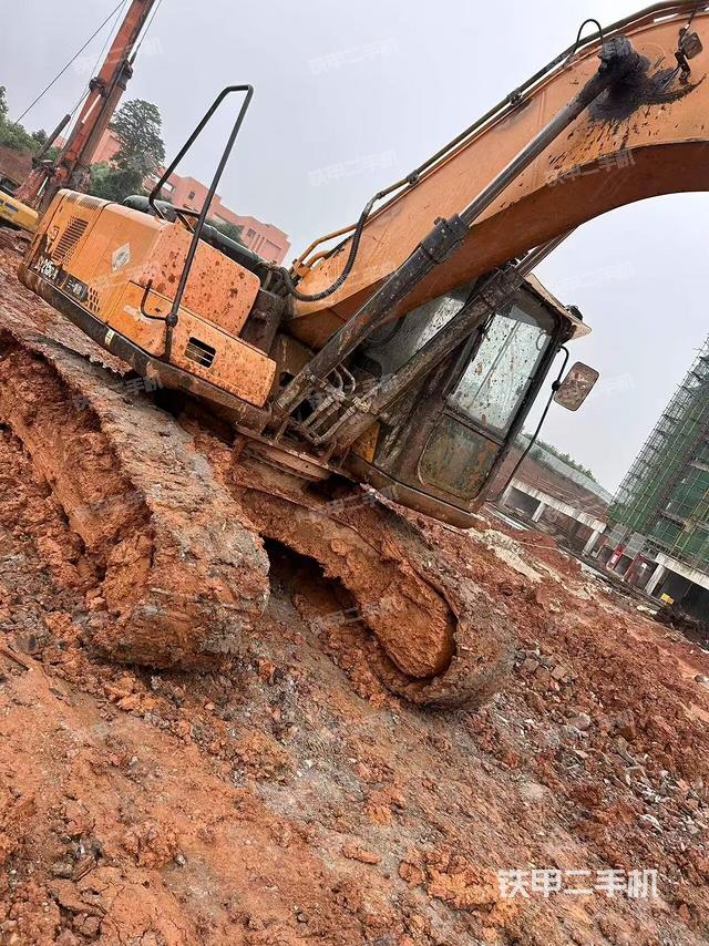 单侧履带整体（整机外观）