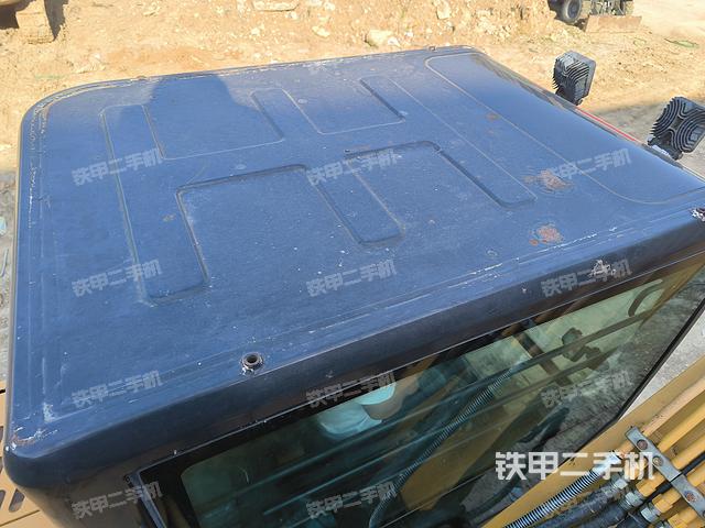 驾驶室顶部（整机外观）