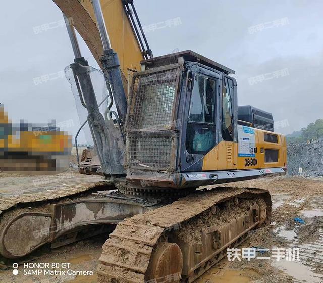 驾驶室顶部（整机外观）