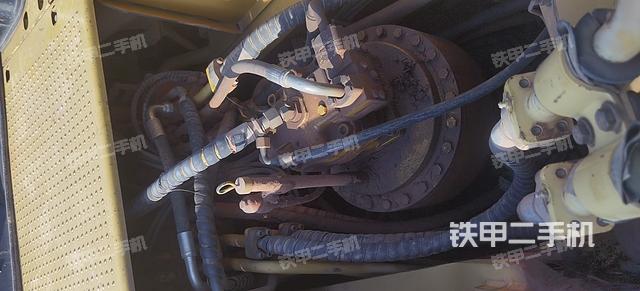 回转马达和主控阀（整机外观）