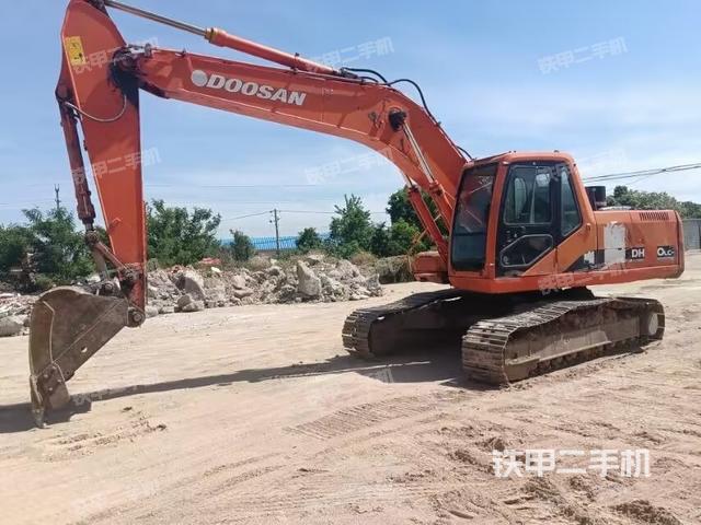 斗山DH220LC-7挖掘机