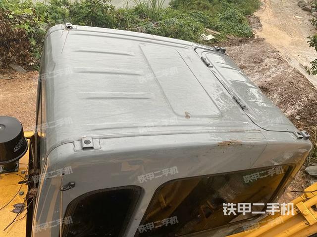 驾驶室顶部（整机外观）